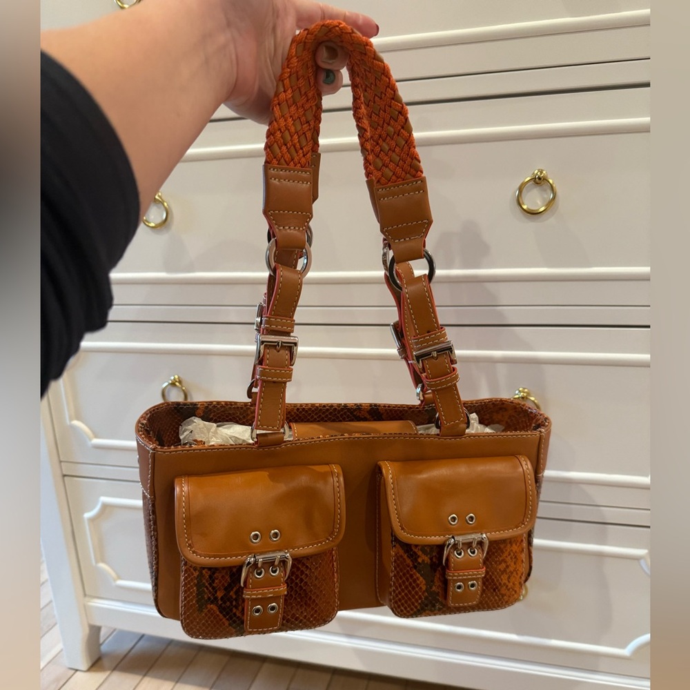 BNWT Adrienne Vittadini Leather Shoulder Bag